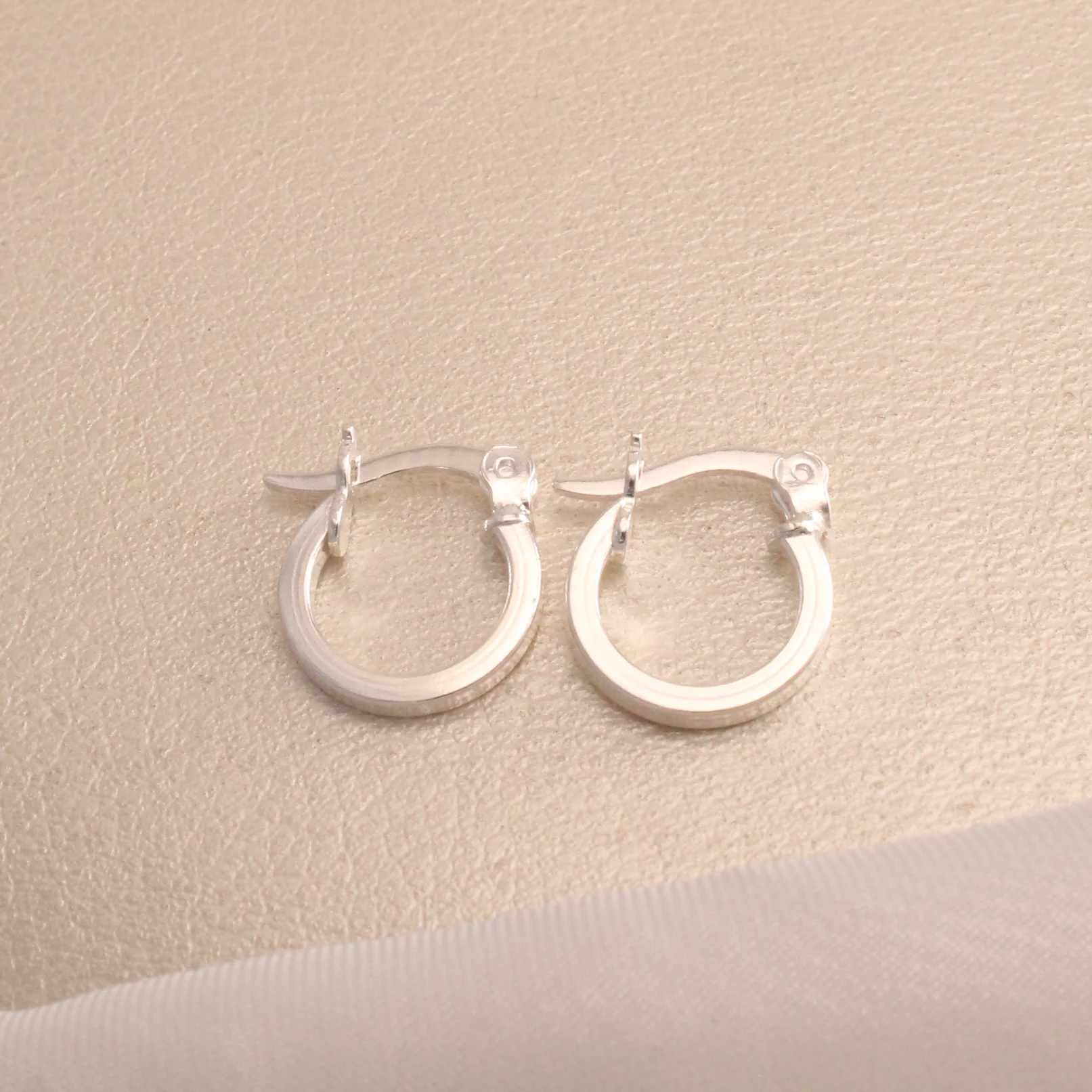 Can. cuadrada plata 0,8cm - KPS751