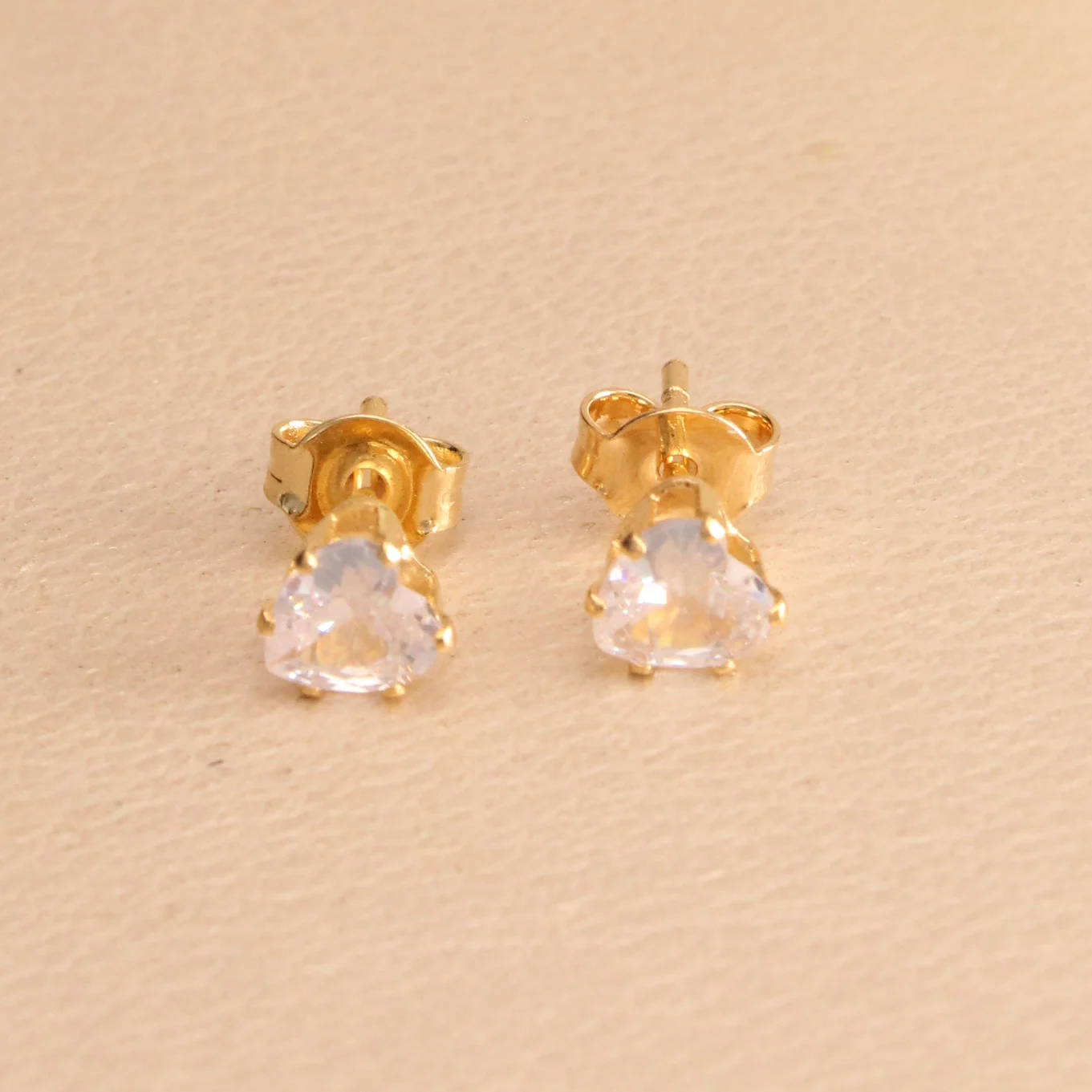 Top. Circon Corazon Mini Oro Laminado 0.3 Cm - TOG607