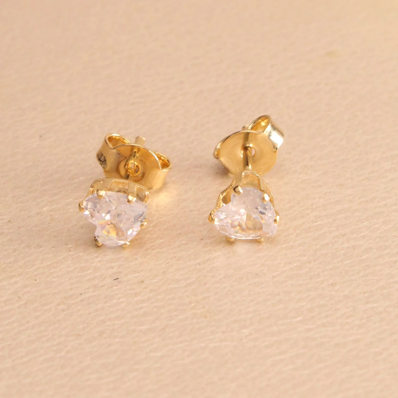 Top. Circon Corazon Oro Laminado 0.3 Cm - TOG707
