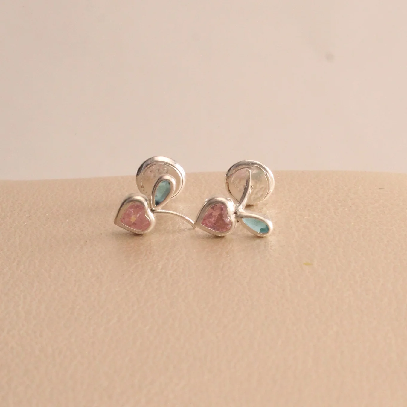 Top. cereza plata 0.7cm - TPS226