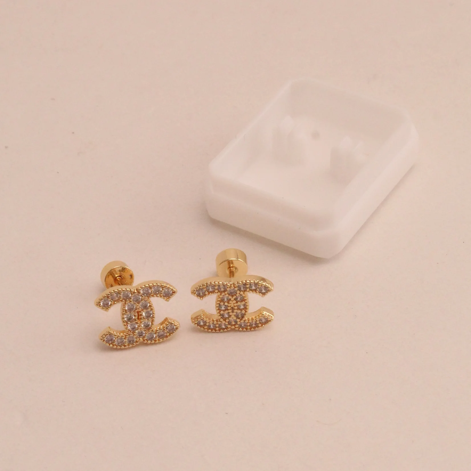 Top. tropo ropo figuras rodio rodio 1cm - TRG633